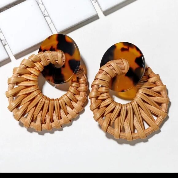 New Wicker/ rattan tortoise shell earrings - Picture 8 of 8